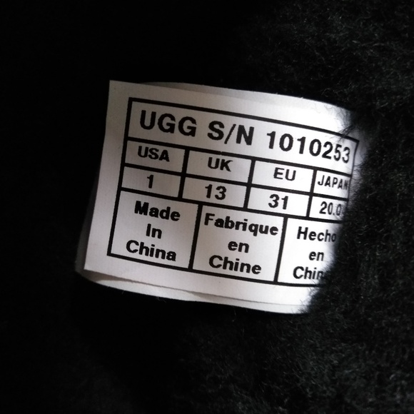 Ugg Girl's Size 1 Black Hadley Boots (New w/o Box) - Picture 5 of 7